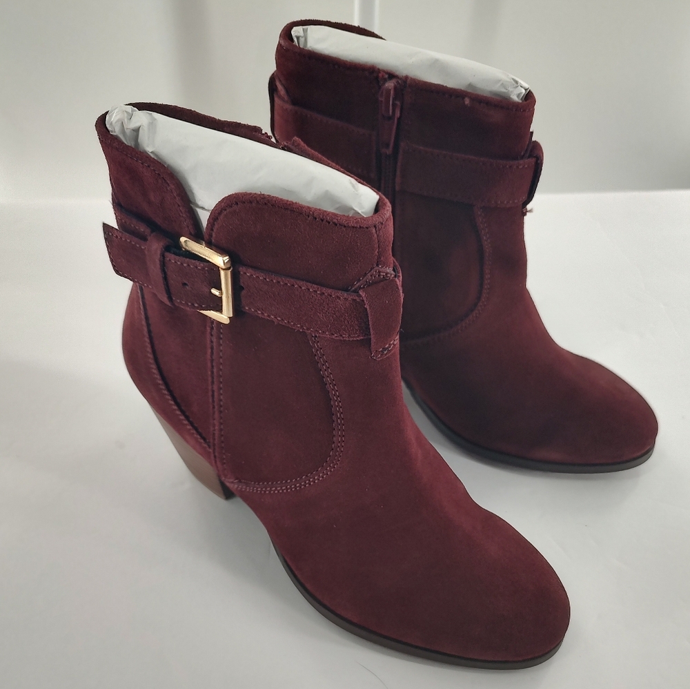 Diba Sleek Women's Burgundy Boots Size 8.5